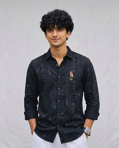 Black Printed Casual Shirt for Men – Stylish Everyday Wear | R1VAAZ